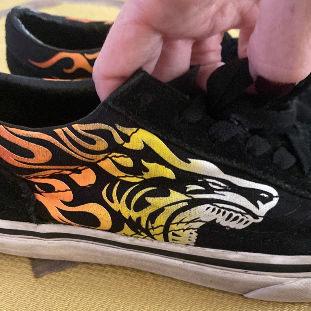 Vans - Picture 2 of 5